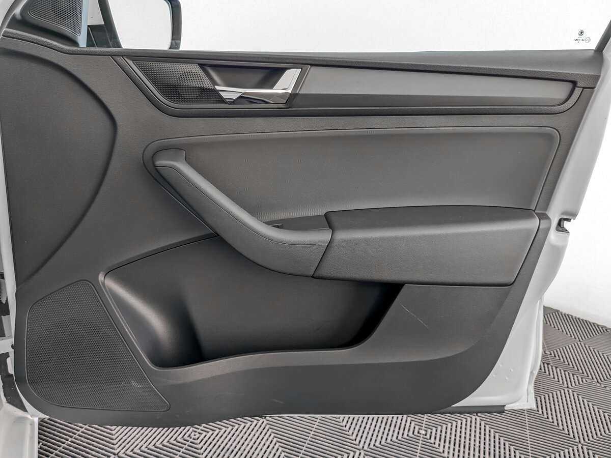 Купить Skoda Rapid с пробегом. Фото: #19