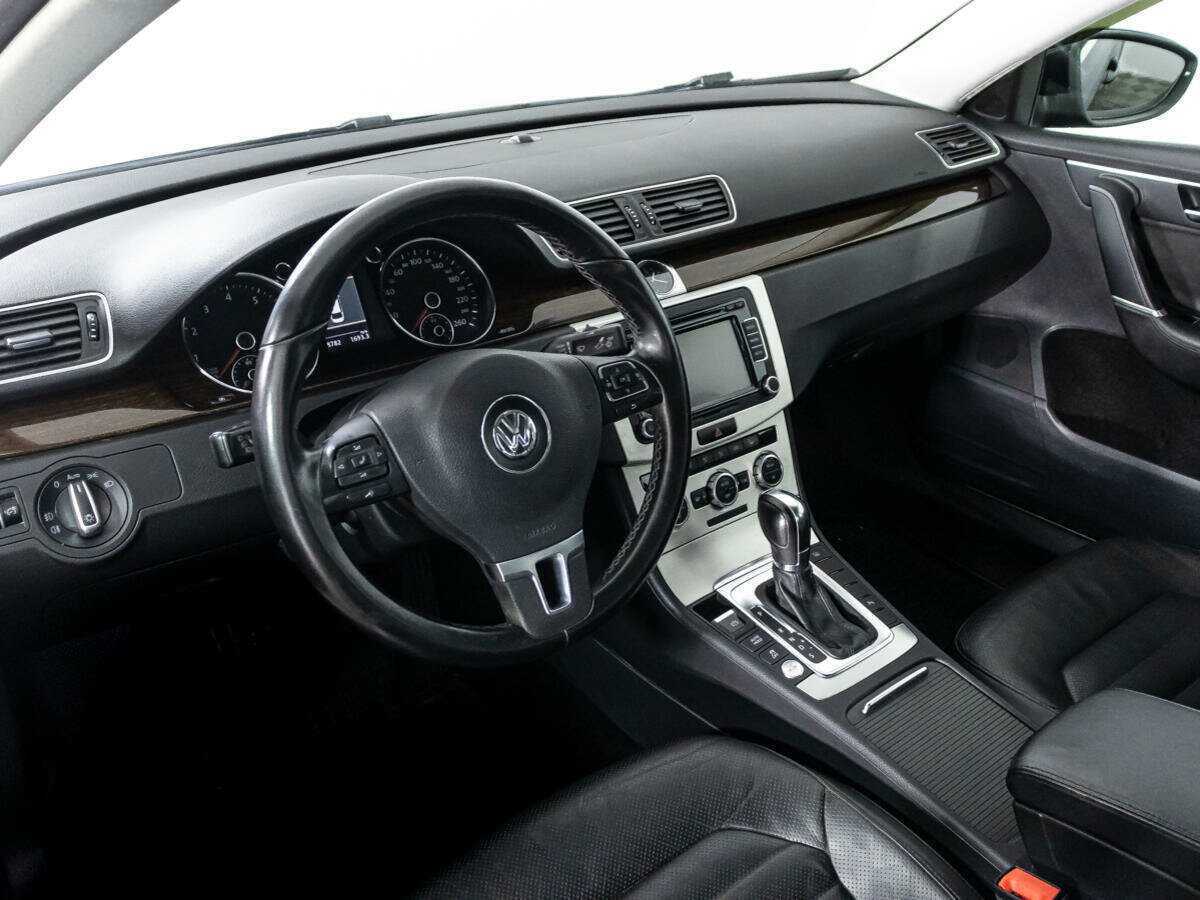 Купить Volkswagen Passat с пробегом. Фото: #10