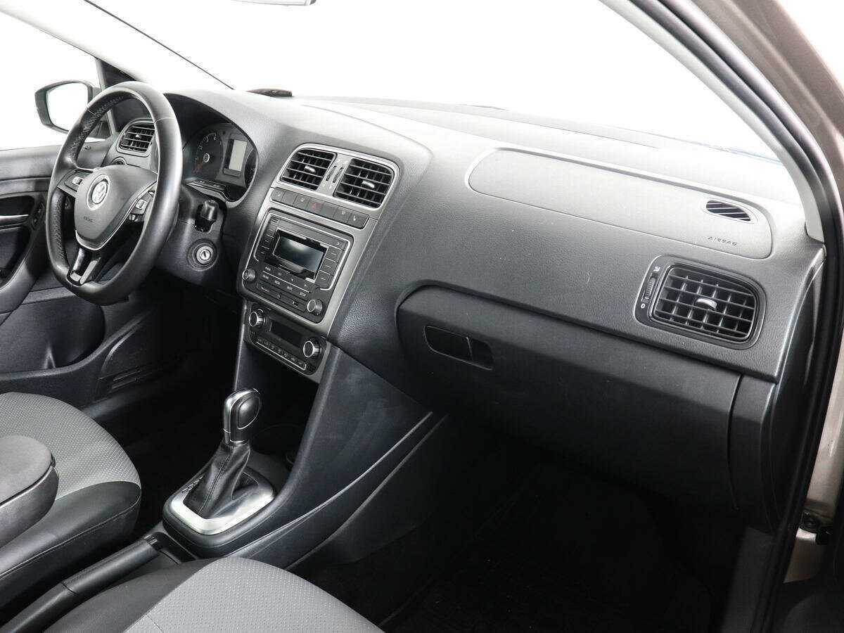 Купить Volkswagen Polo с пробегом. Фото: #9