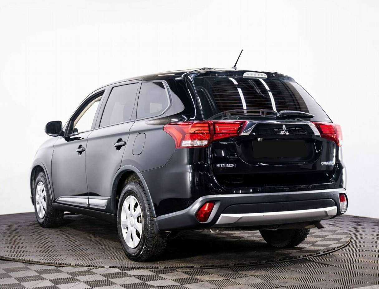 Купить Mitsubishi Outlander с пробегом. Фото: #3