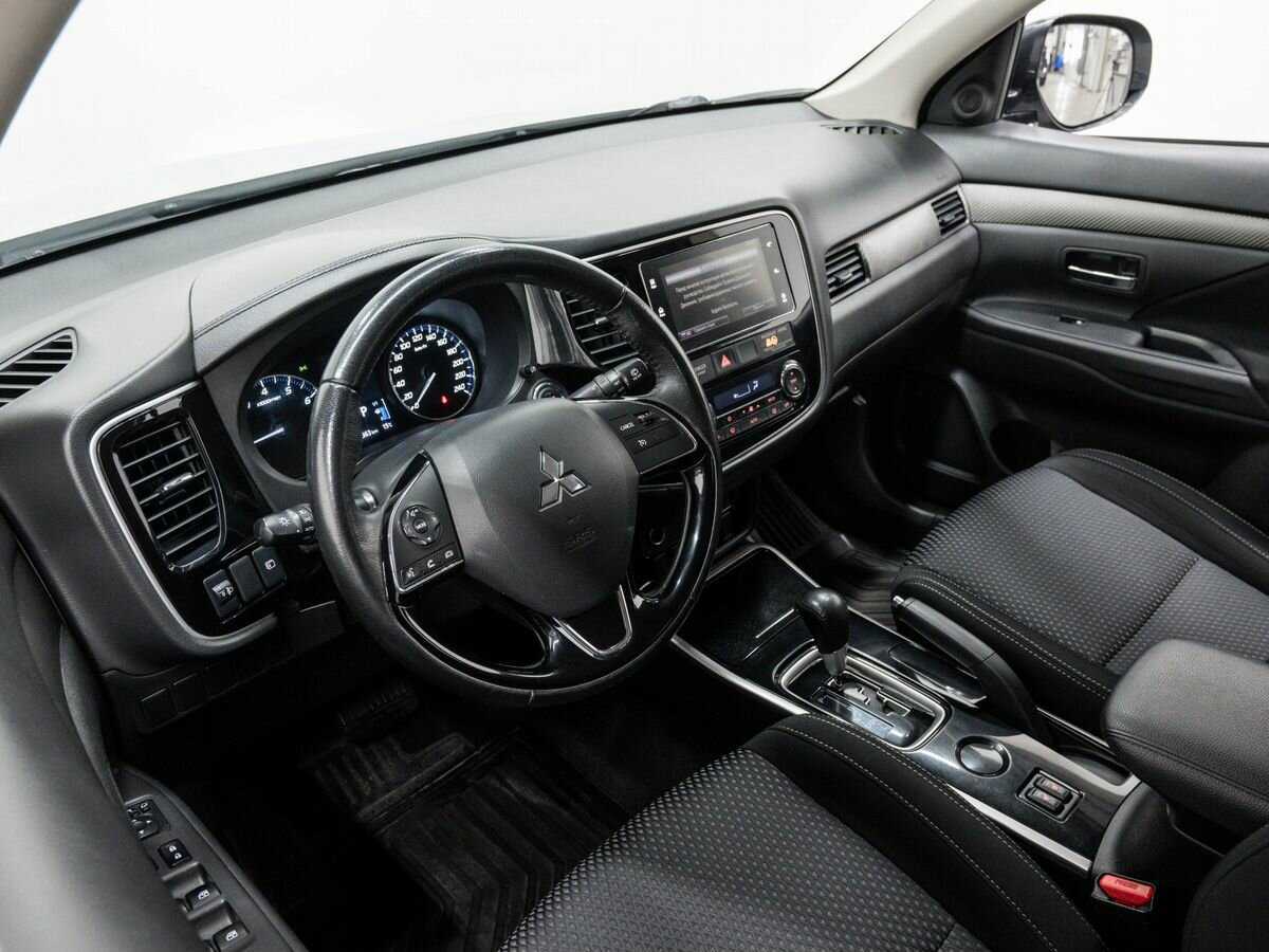 Купить Mitsubishi Outlander с пробегом. Фото: #12
