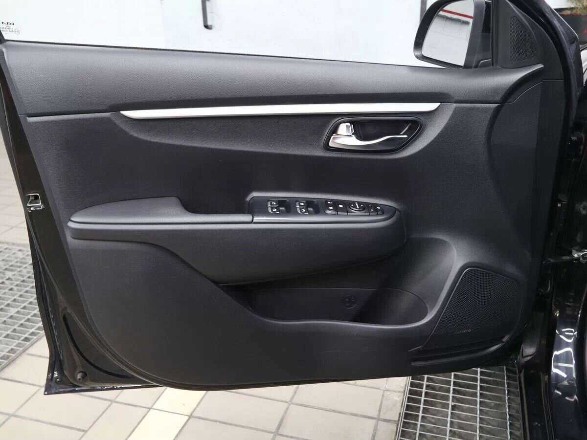 Купить Kia Rio с пробегом. Фото: #5