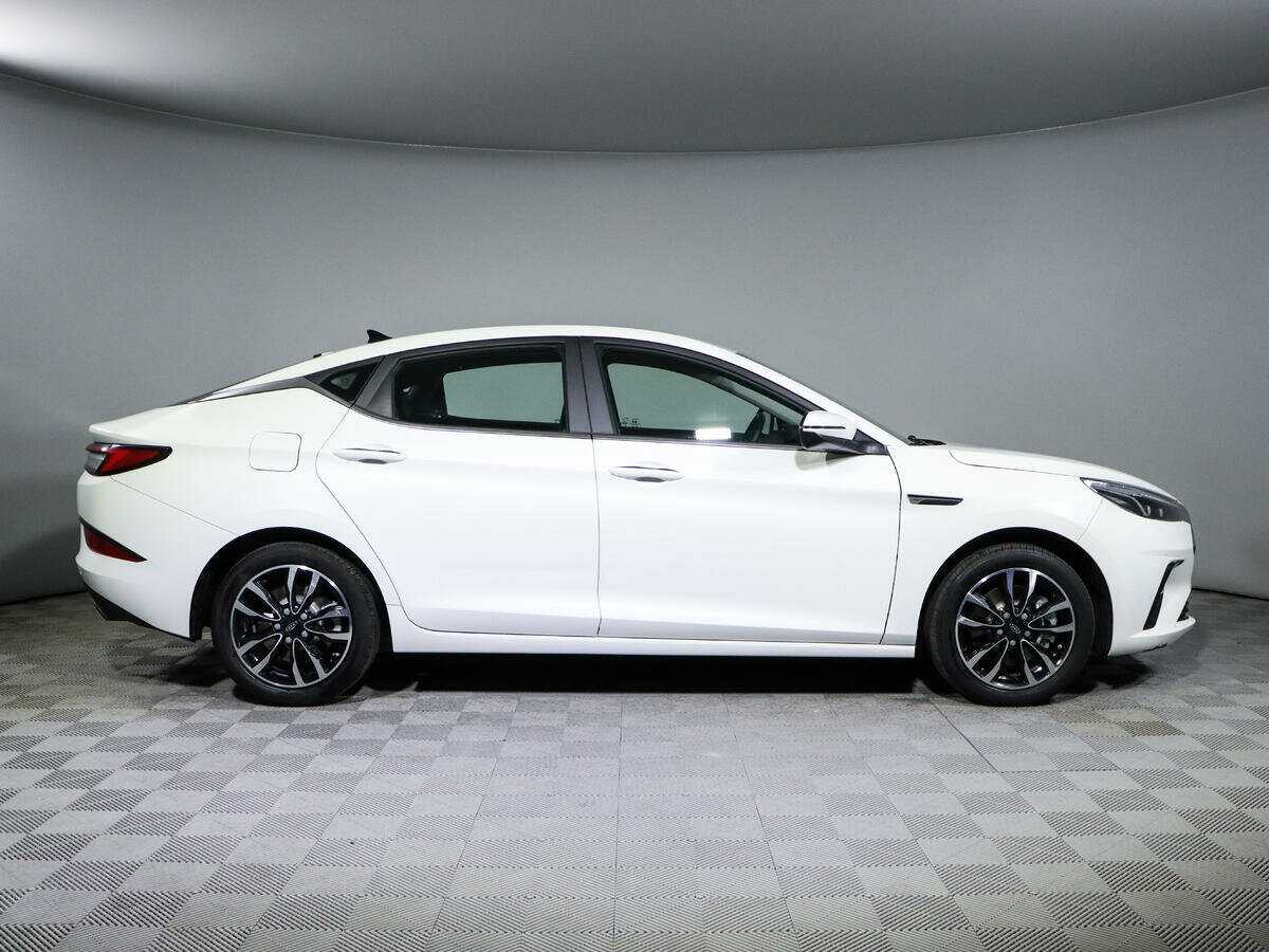 Купить JAC J7 с пробегом. Фото: #3