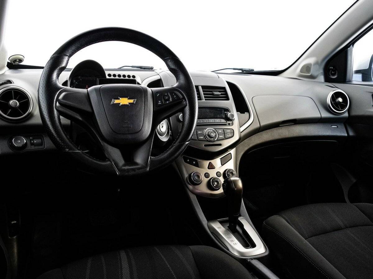 Купить Chevrolet Aveo с пробегом. Фото: #8