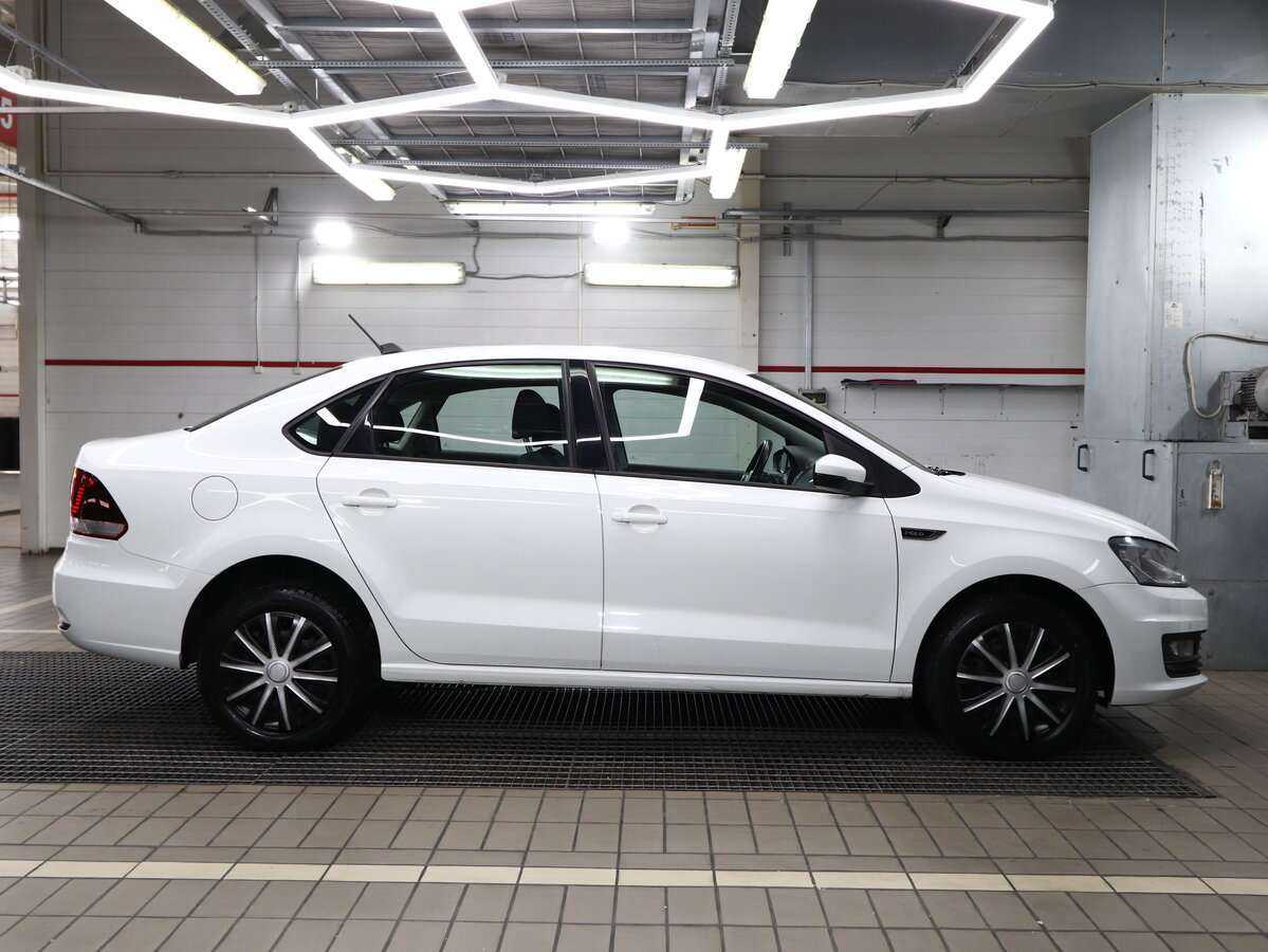 Купить Volkswagen Polo с пробегом. Фото: #2