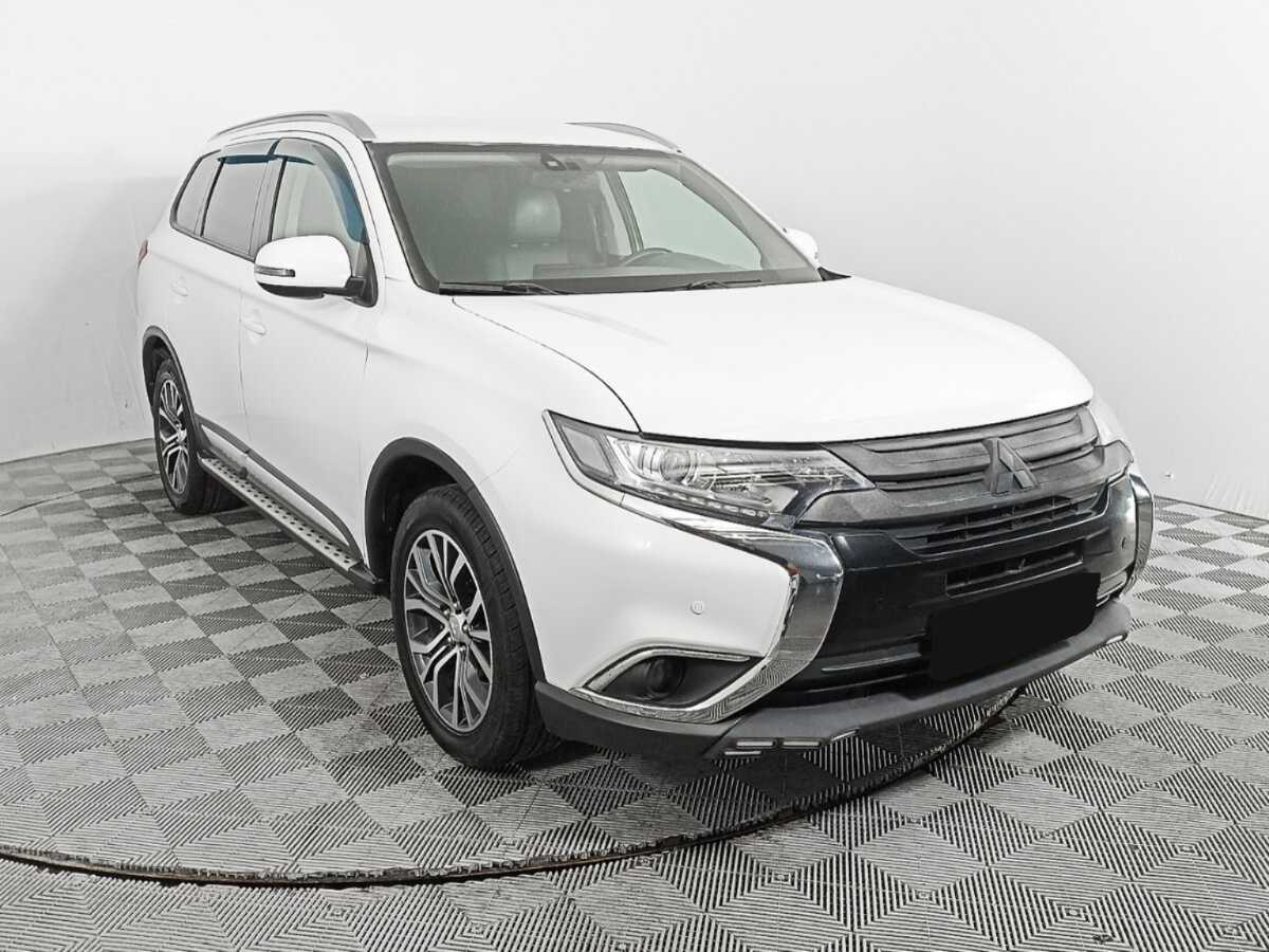 Купить Mitsubishi Outlander с пробегом. Фото: #2