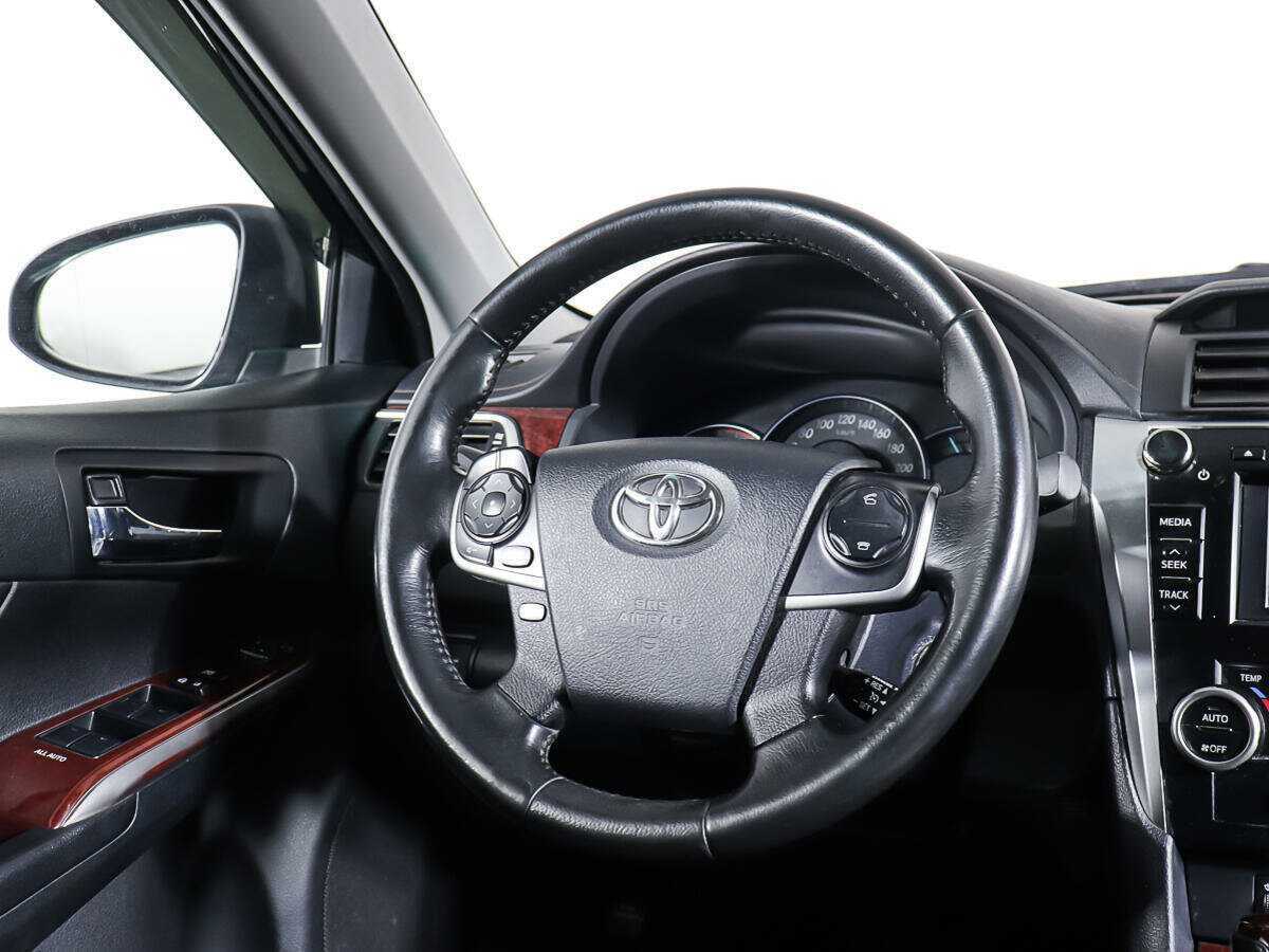 Купить Toyota Camry с пробегом. Фото: #14