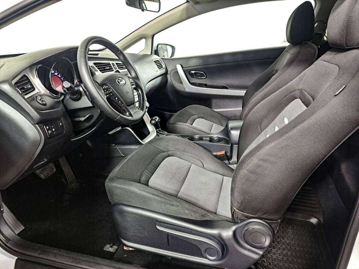 Купить Kia Ceed с пробегом. Фото: #11