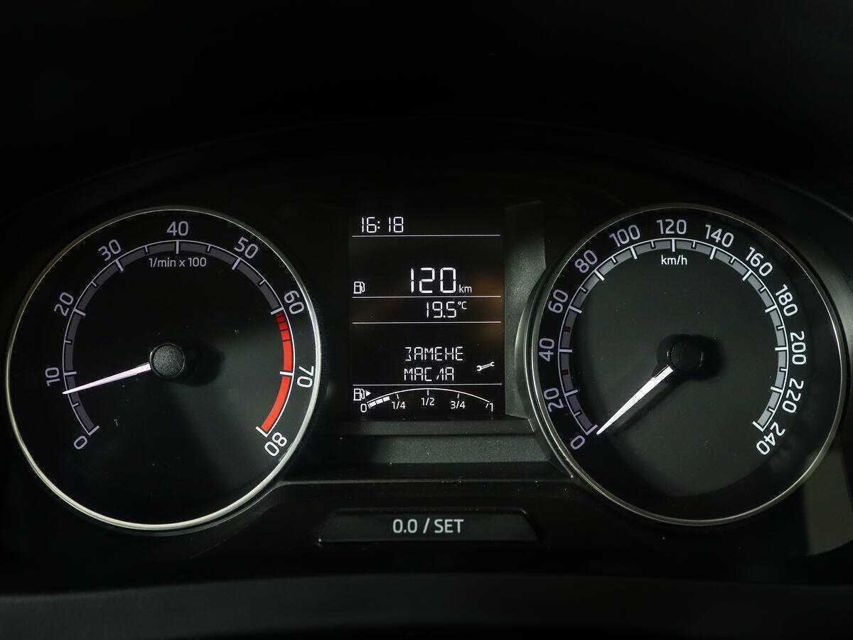 Купить Skoda Rapid с пробегом. Фото: #8