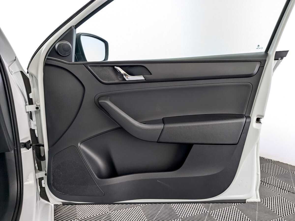 Купить Skoda Rapid с пробегом. Фото: #23