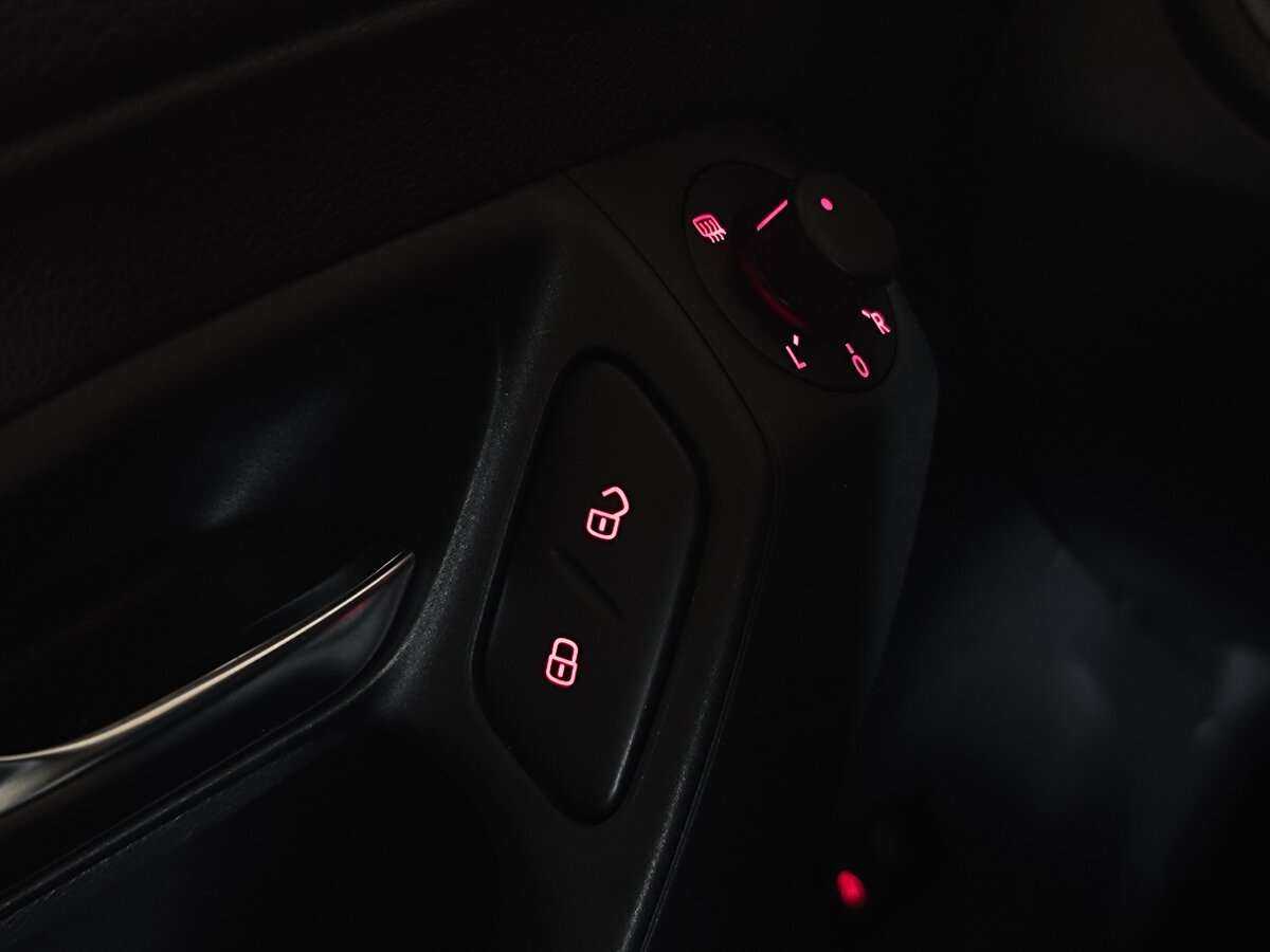 Купить Volkswagen Polo с пробегом. Фото: #17