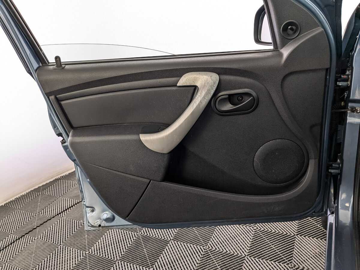Купить Renault Sandero с пробегом. Фото: #14