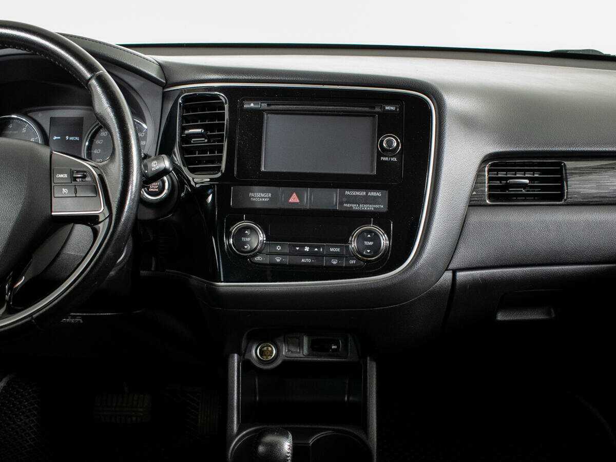 Купить Mitsubishi Outlander с пробегом. Фото: #9