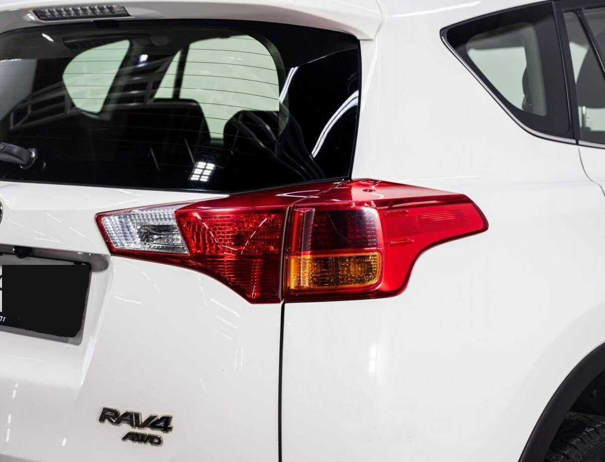 Купить Toyota RAV4 с пробегом. Фото: #23