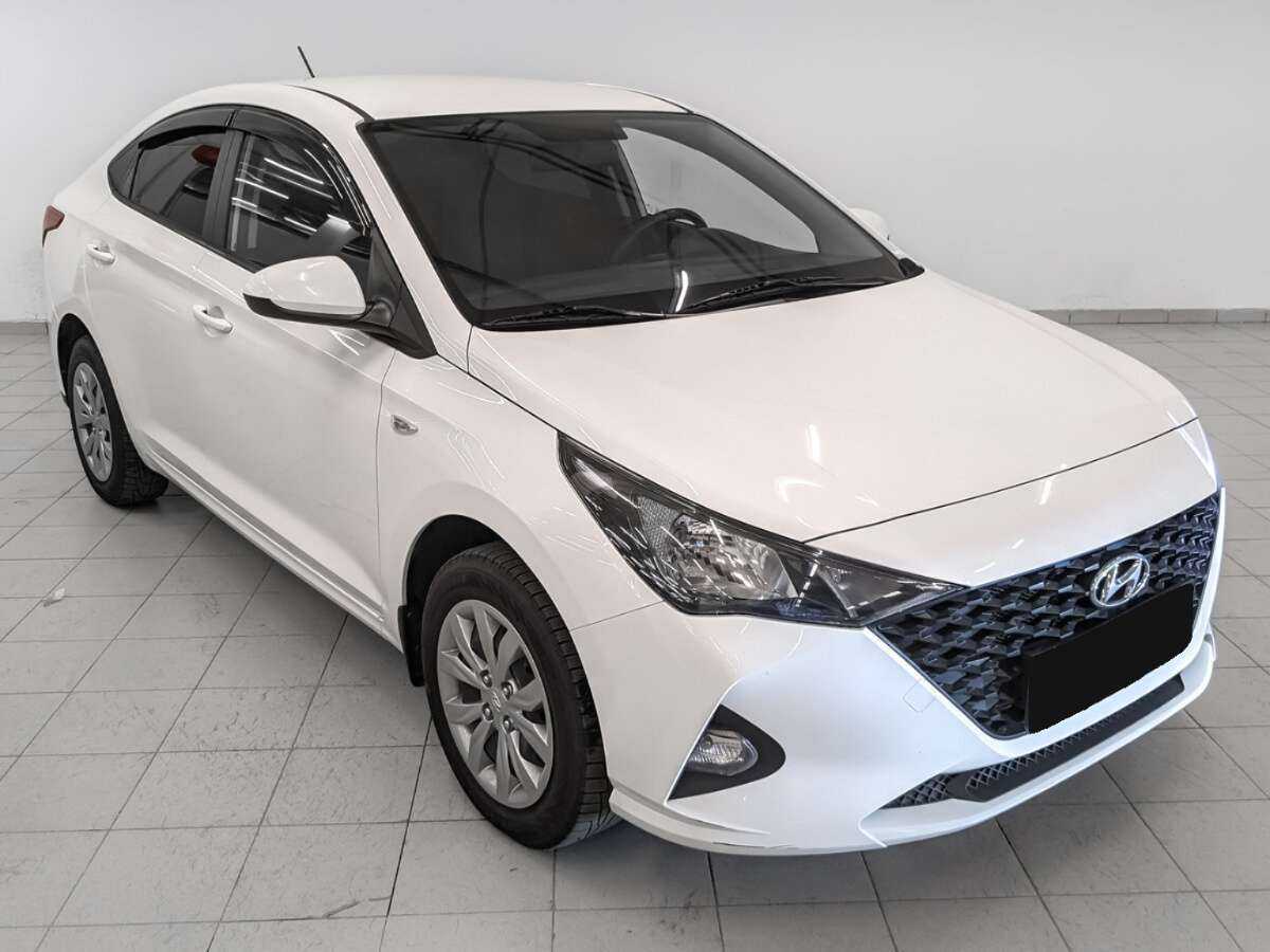 Купить Hyundai Solaris с пробегом. Фото: #2