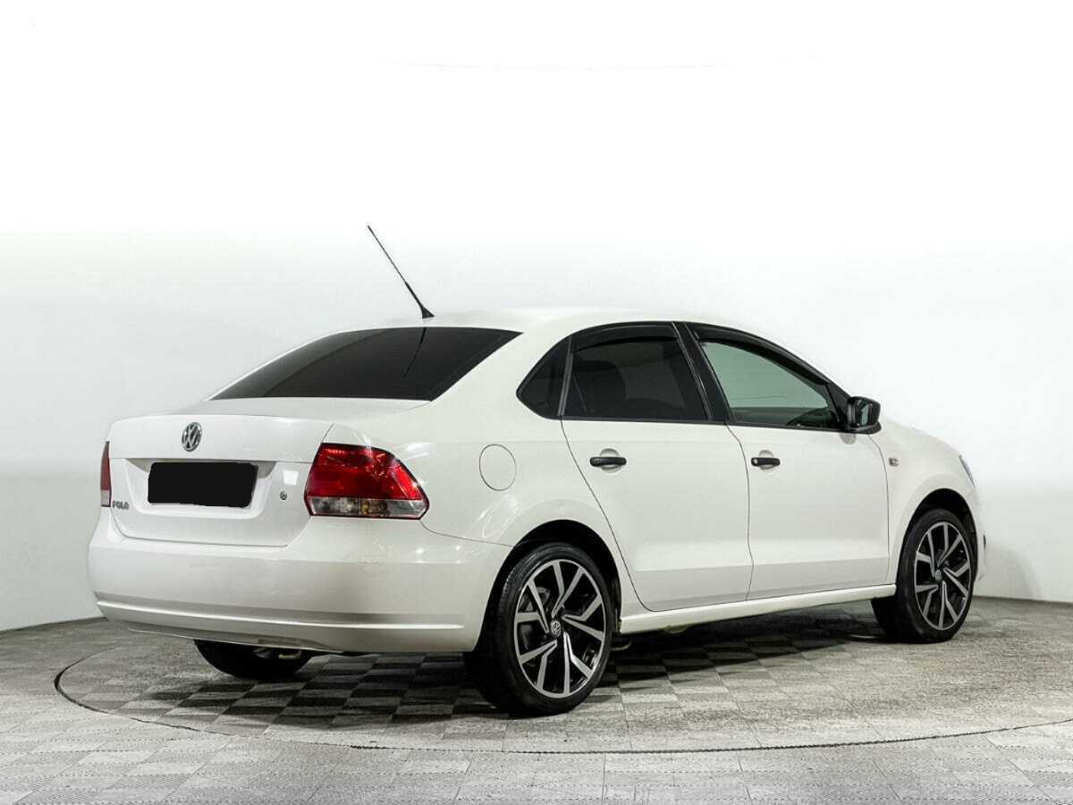 Купить Volkswagen Polo с пробегом. Фото: #4