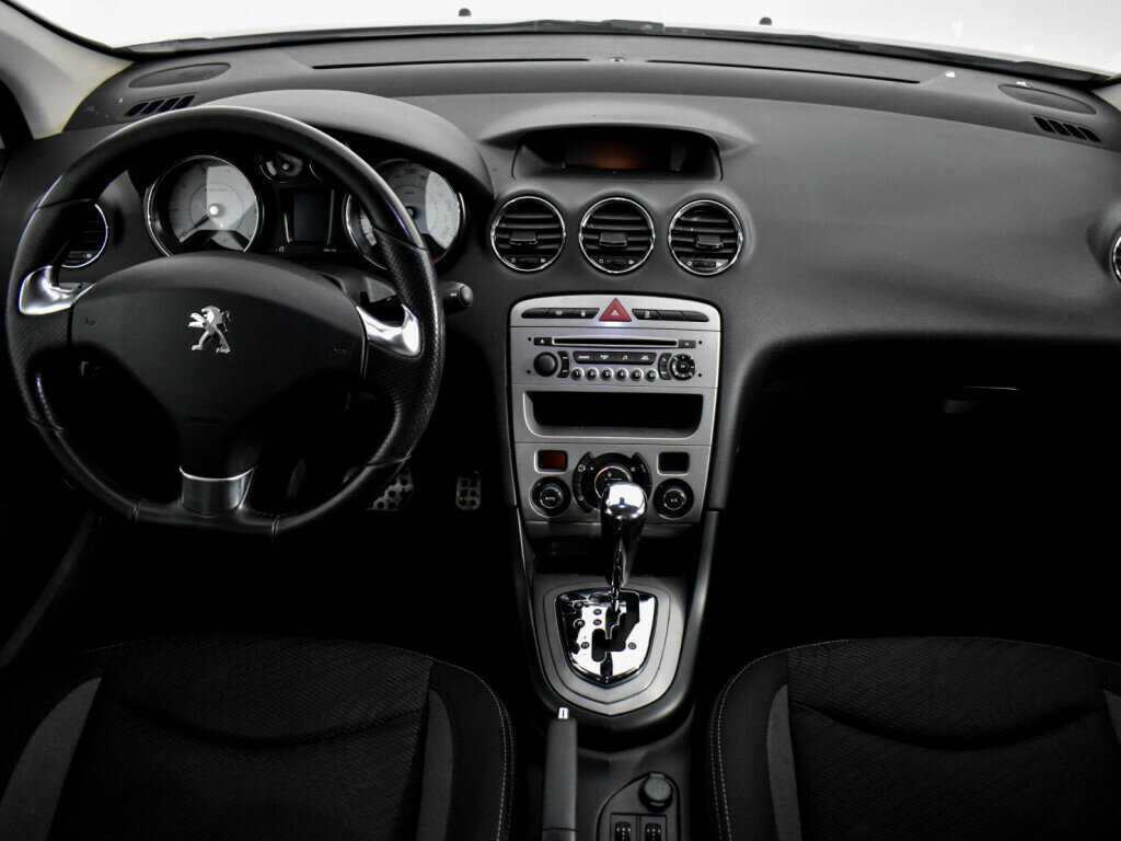 Купить Peugeot 408 с пробегом. Фото: #12