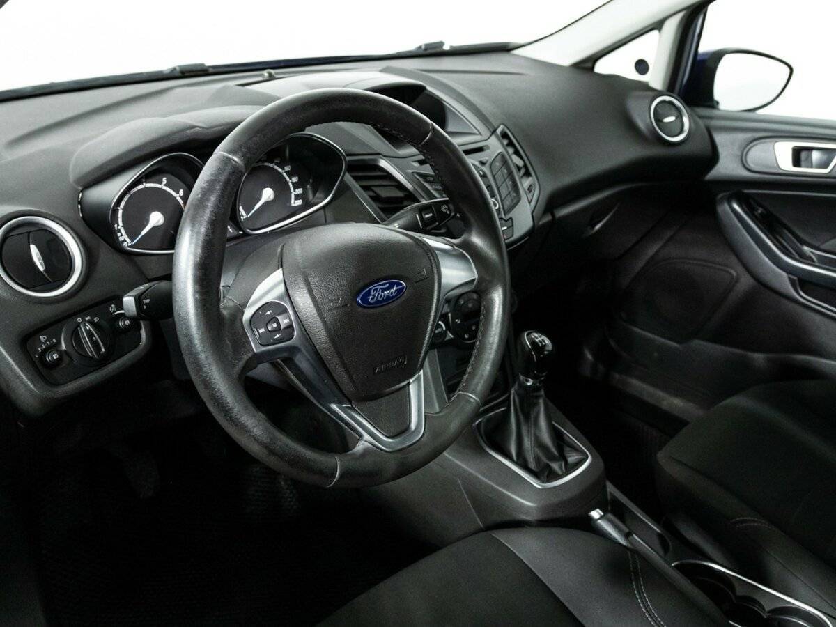 Купить Ford Fiesta с пробегом. Фото: #10