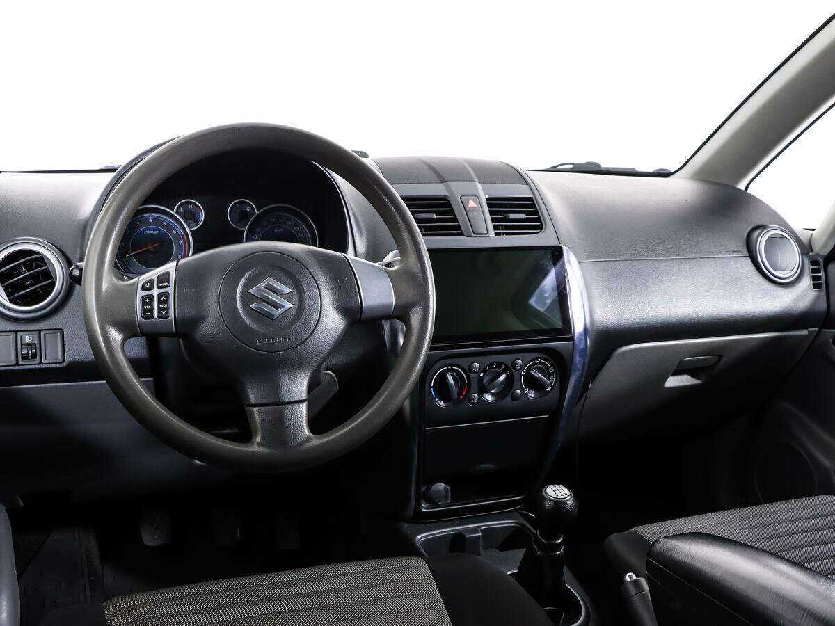 Купить Suzuki SX4 с пробегом. Фото: #10