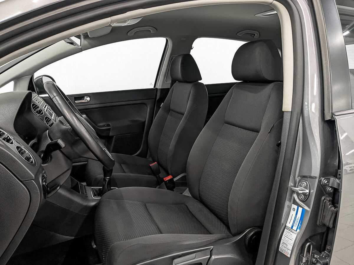 Купить Volkswagen Golf Plus с пробегом. Фото: #19