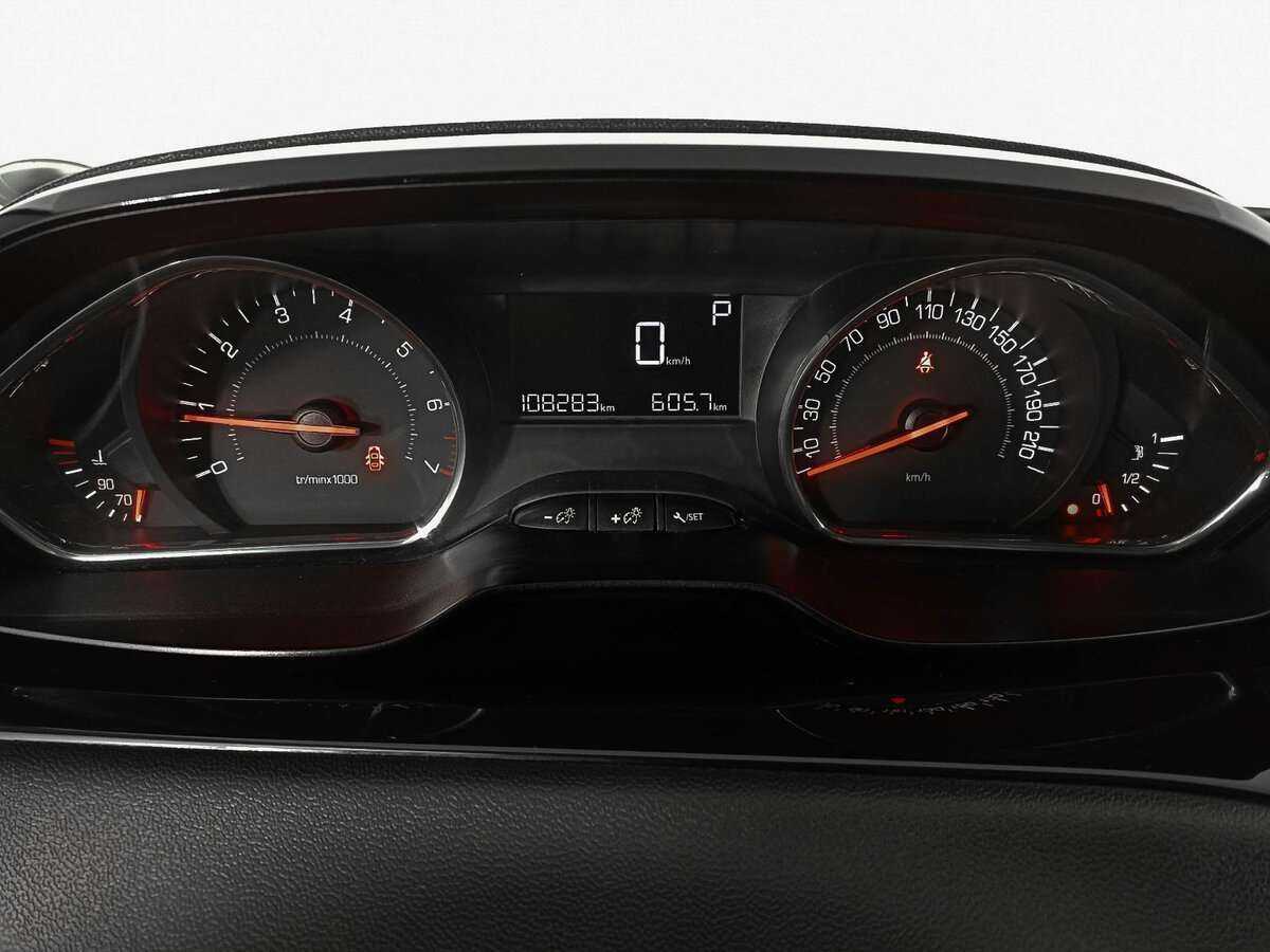 Купить Peugeot 208 с пробегом. Фото: #10