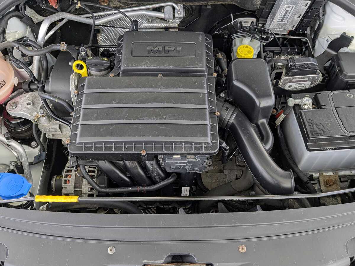 Купить Skoda Rapid с пробегом. Фото: #8