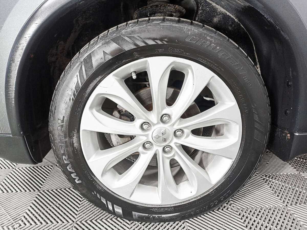 Купить Mitsubishi Outlander с пробегом. Фото: #16