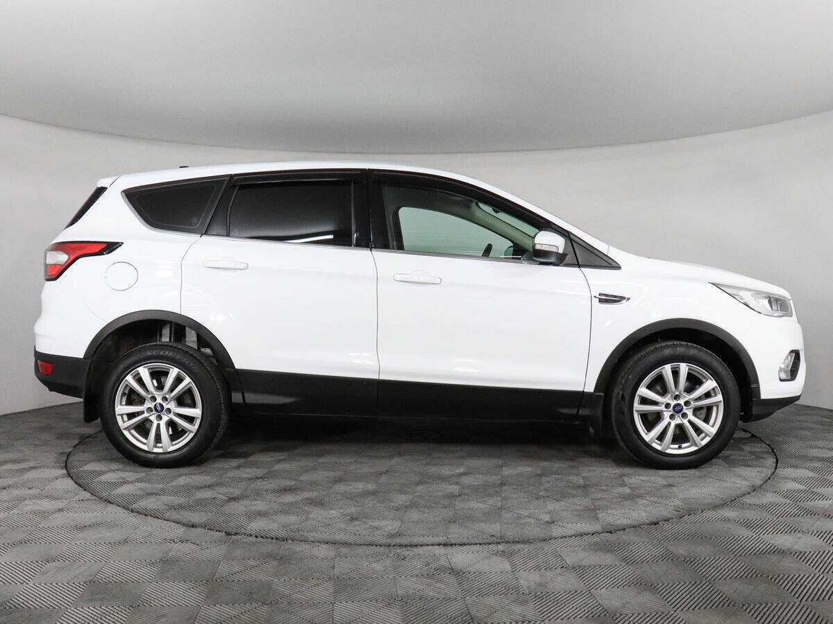 Купить Ford Kuga с пробегом. Фото: #3