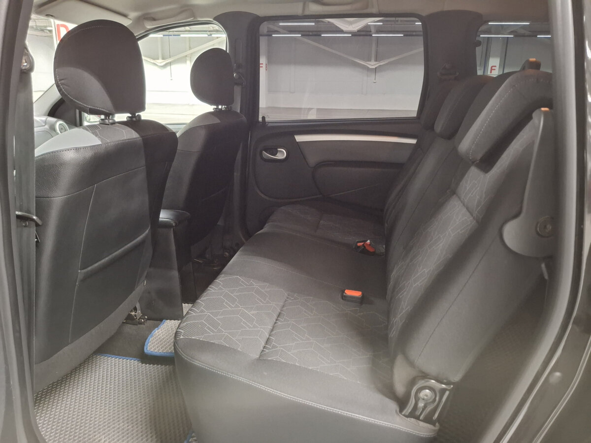 Купить Lada (ВАЗ) Largus с пробегом. Фото: #10