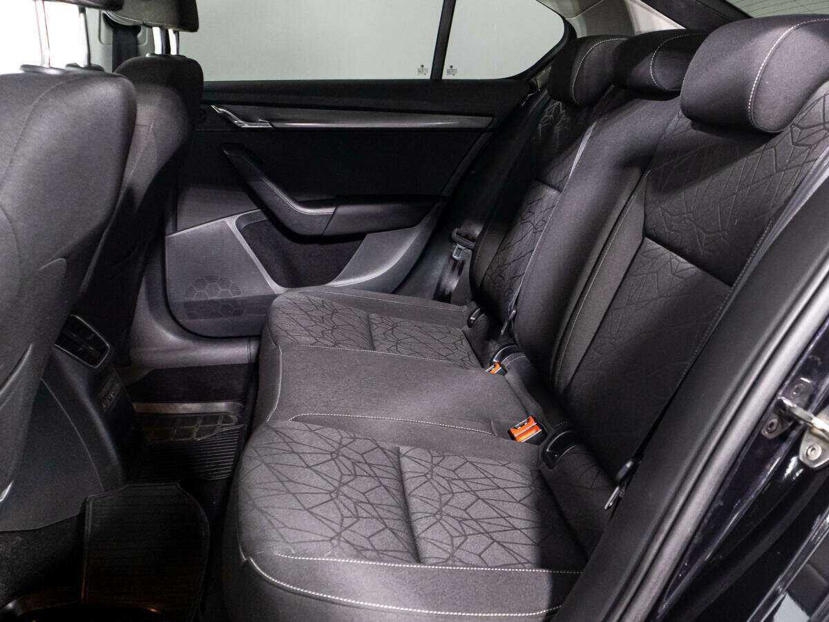 Купить Skoda Octavia с пробегом. Фото: #9