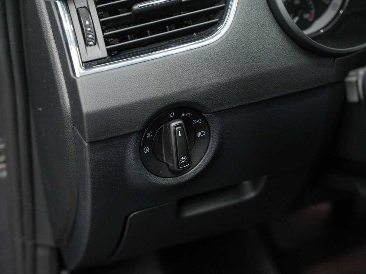 Купить Skoda Octavia с пробегом. Фото: #15