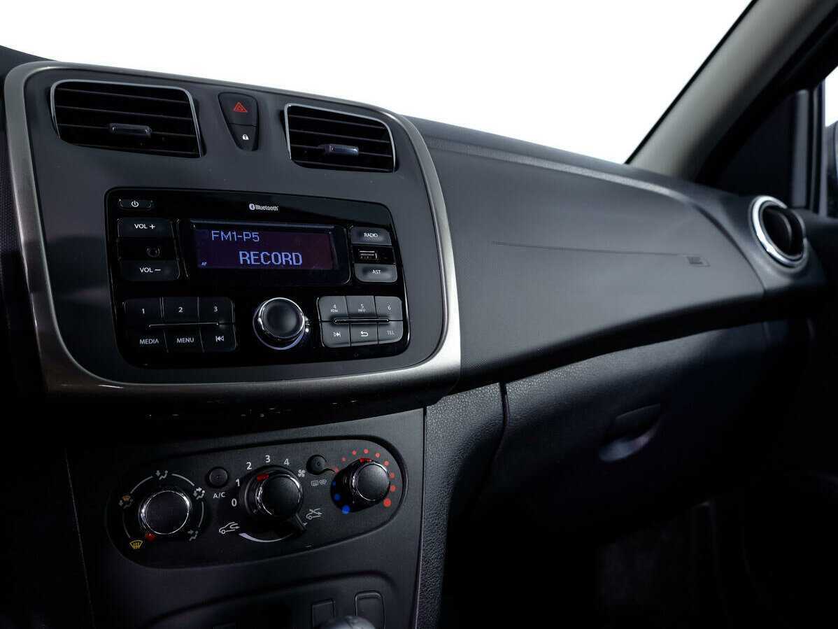 Купить Renault Sandero с пробегом. Фото: #12