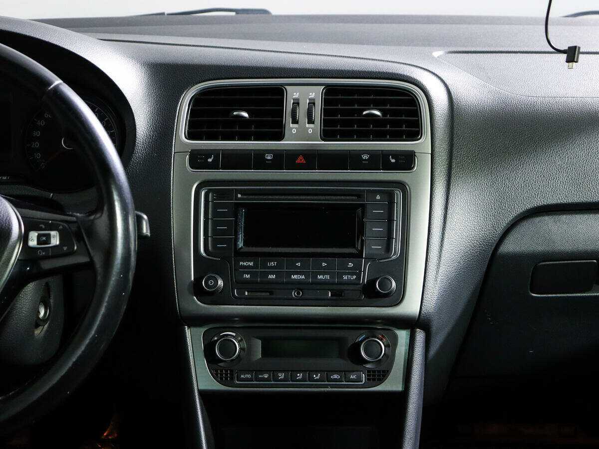 Купить Volkswagen Polo с пробегом. Фото: #10