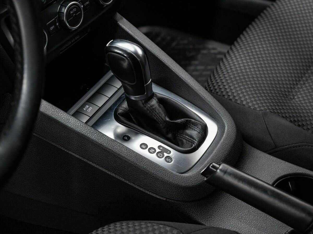 Купить Volkswagen Jetta с пробегом. Фото: #17