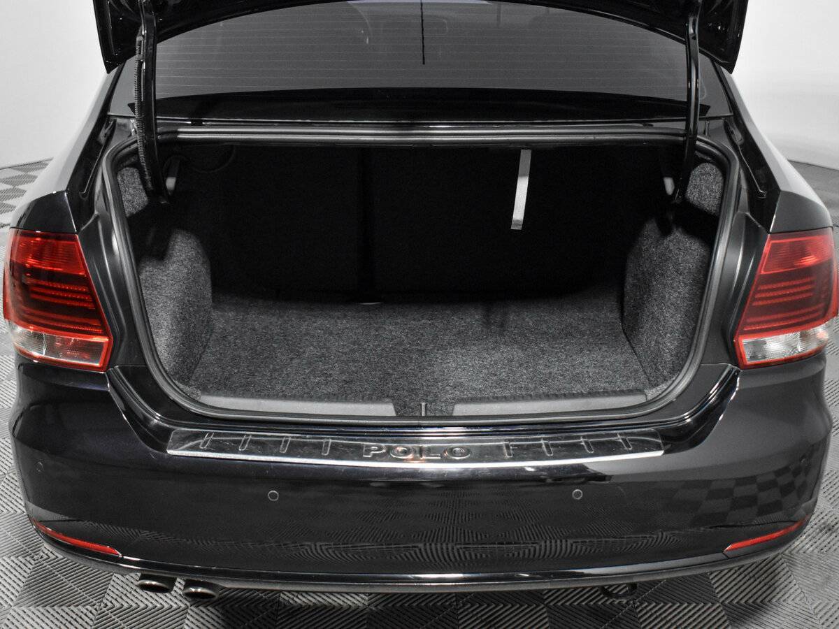 Купить Volkswagen Polo с пробегом. Фото: #17