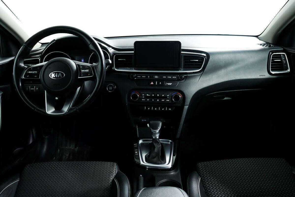 Купить Kia Ceed с пробегом. Фото: #10