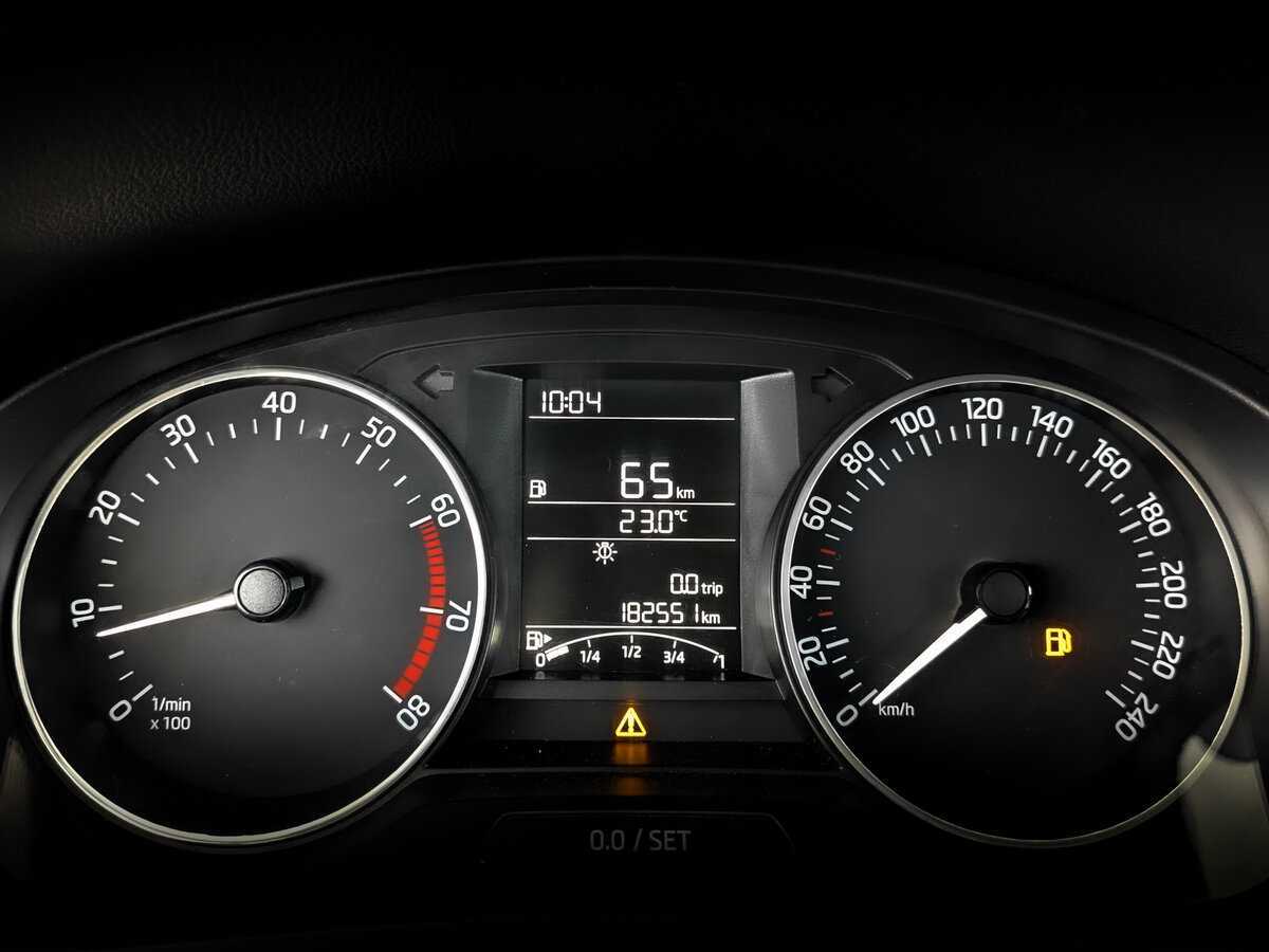 Купить Skoda Rapid с пробегом. Фото: #12