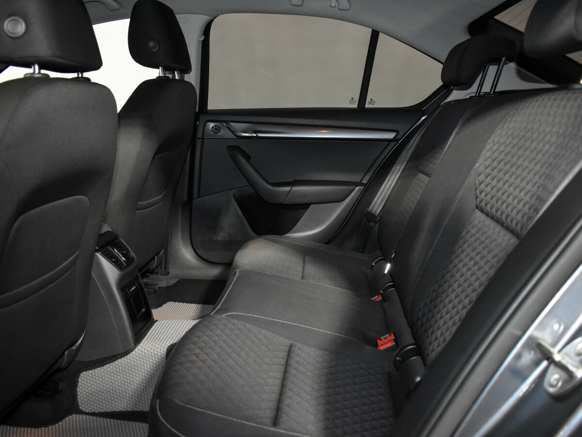 Купить Skoda Octavia с пробегом. Фото: #10