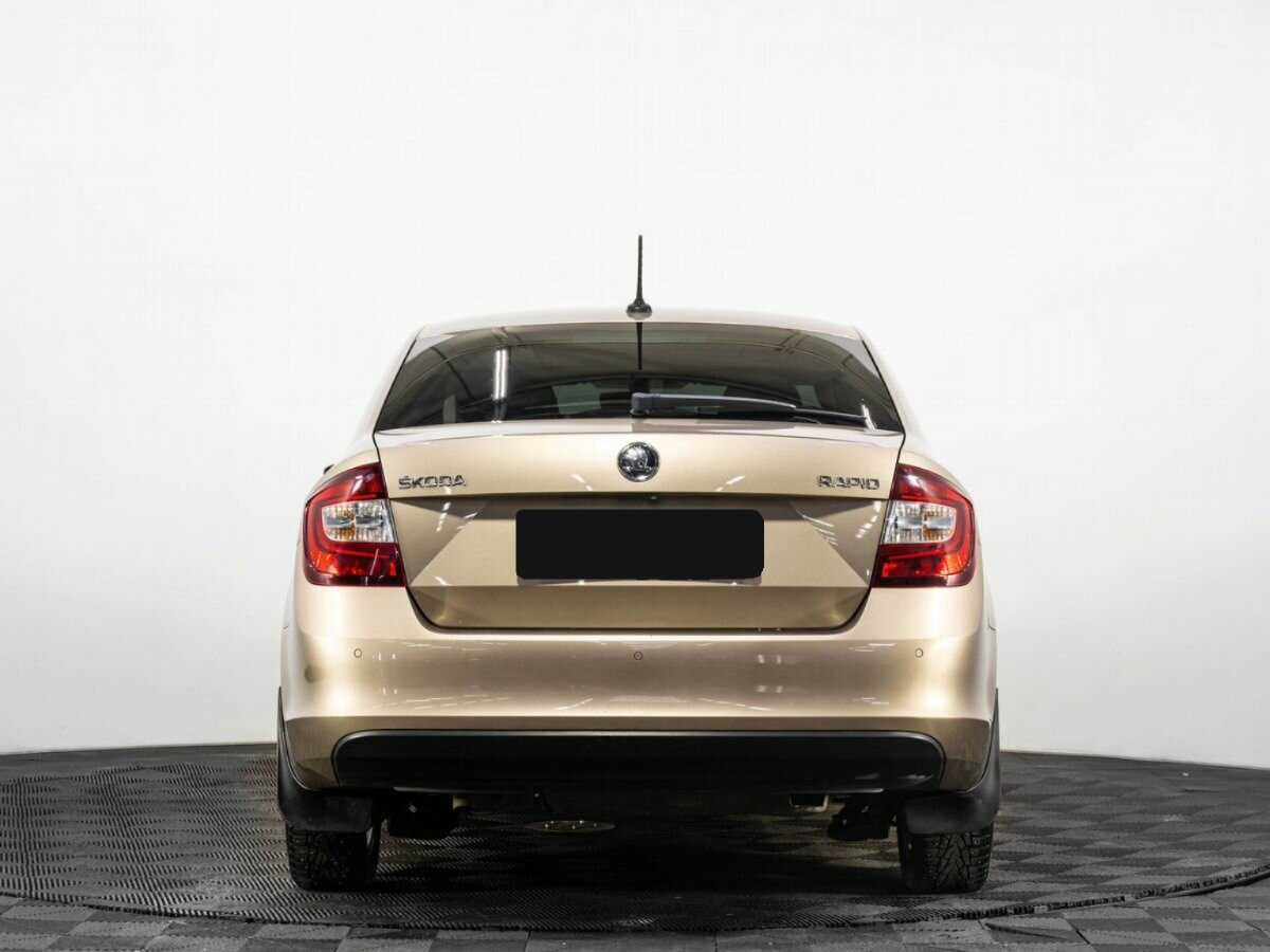 Купить Skoda Rapid с пробегом. Фото: #4