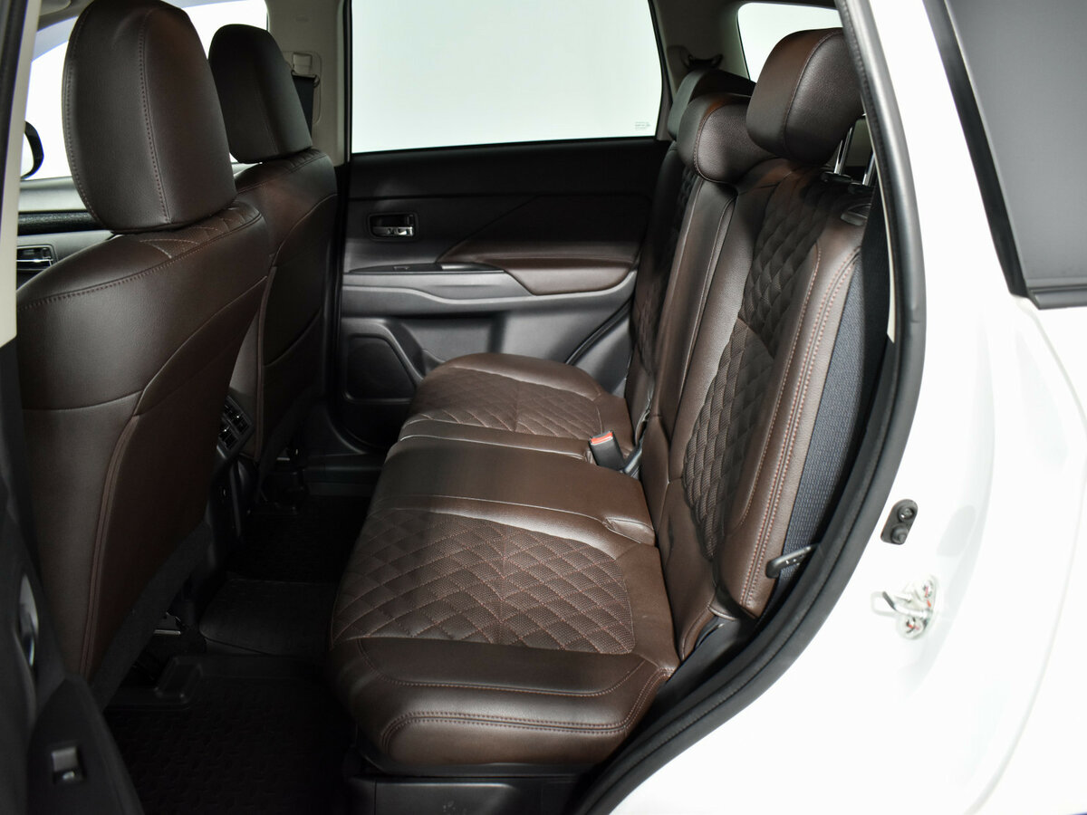 Купить Mitsubishi Outlander с пробегом. Фото: #10