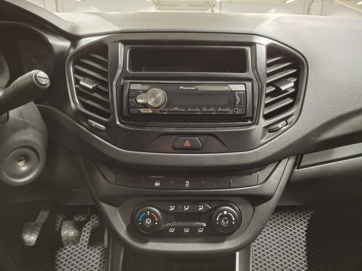 Купить Lada (ВАЗ) Vesta с пробегом. Фото: #14