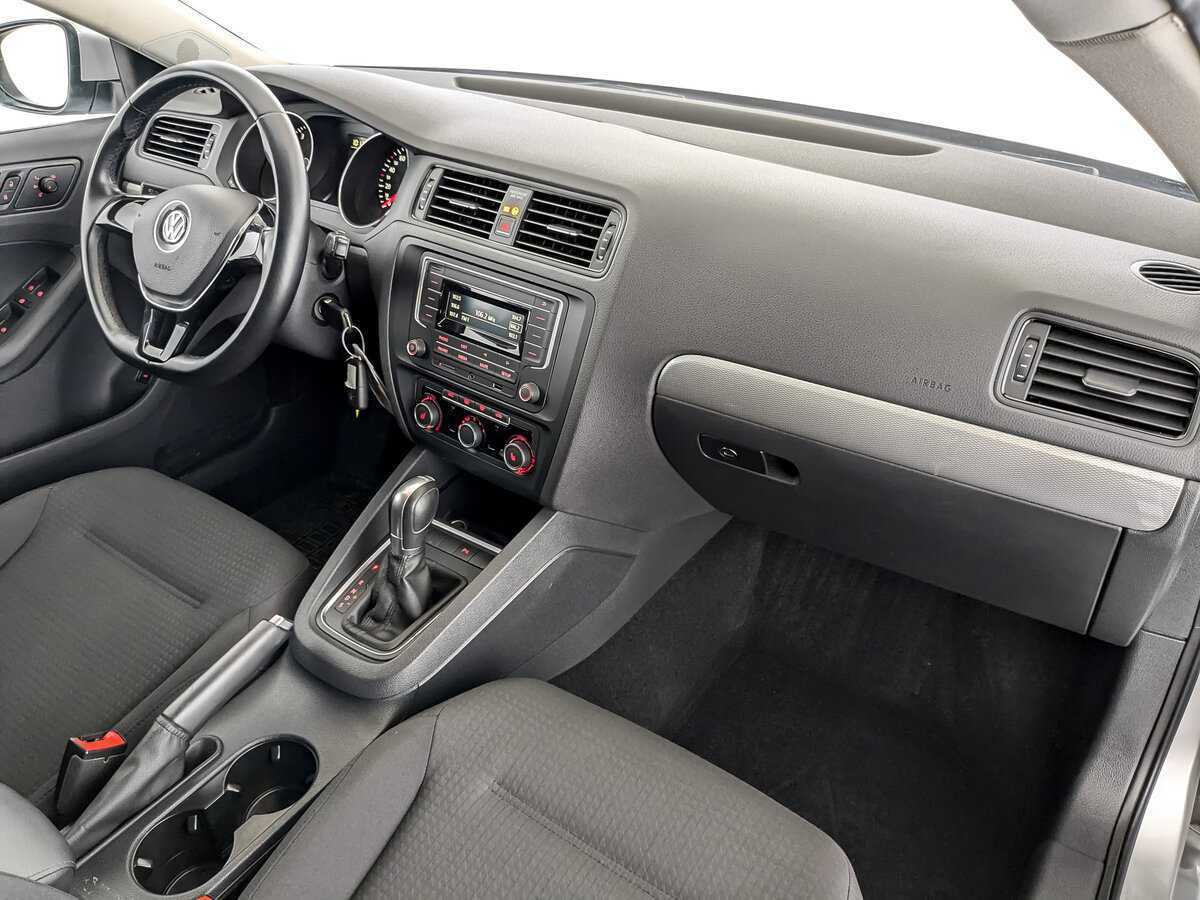 Купить Volkswagen Jetta с пробегом. Фото: #10