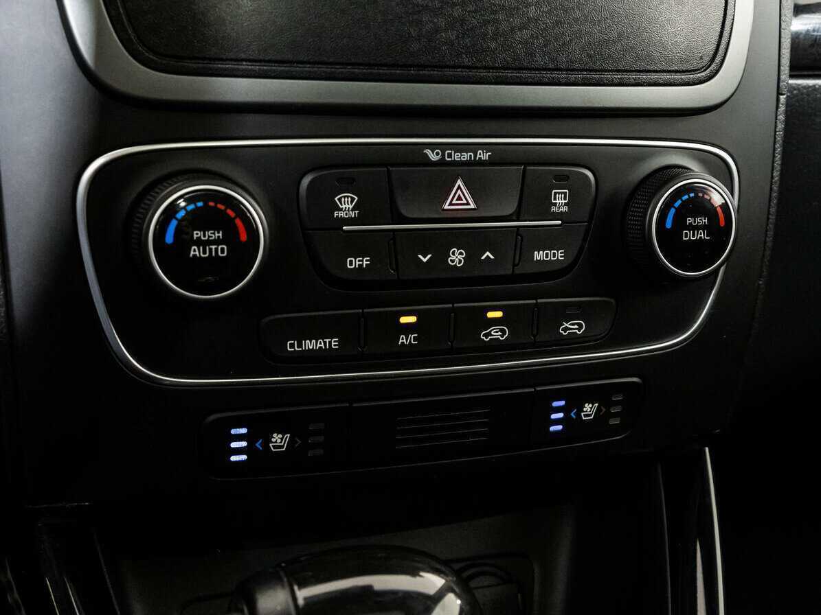 Купить Kia Sorento с пробегом. Фото: #14