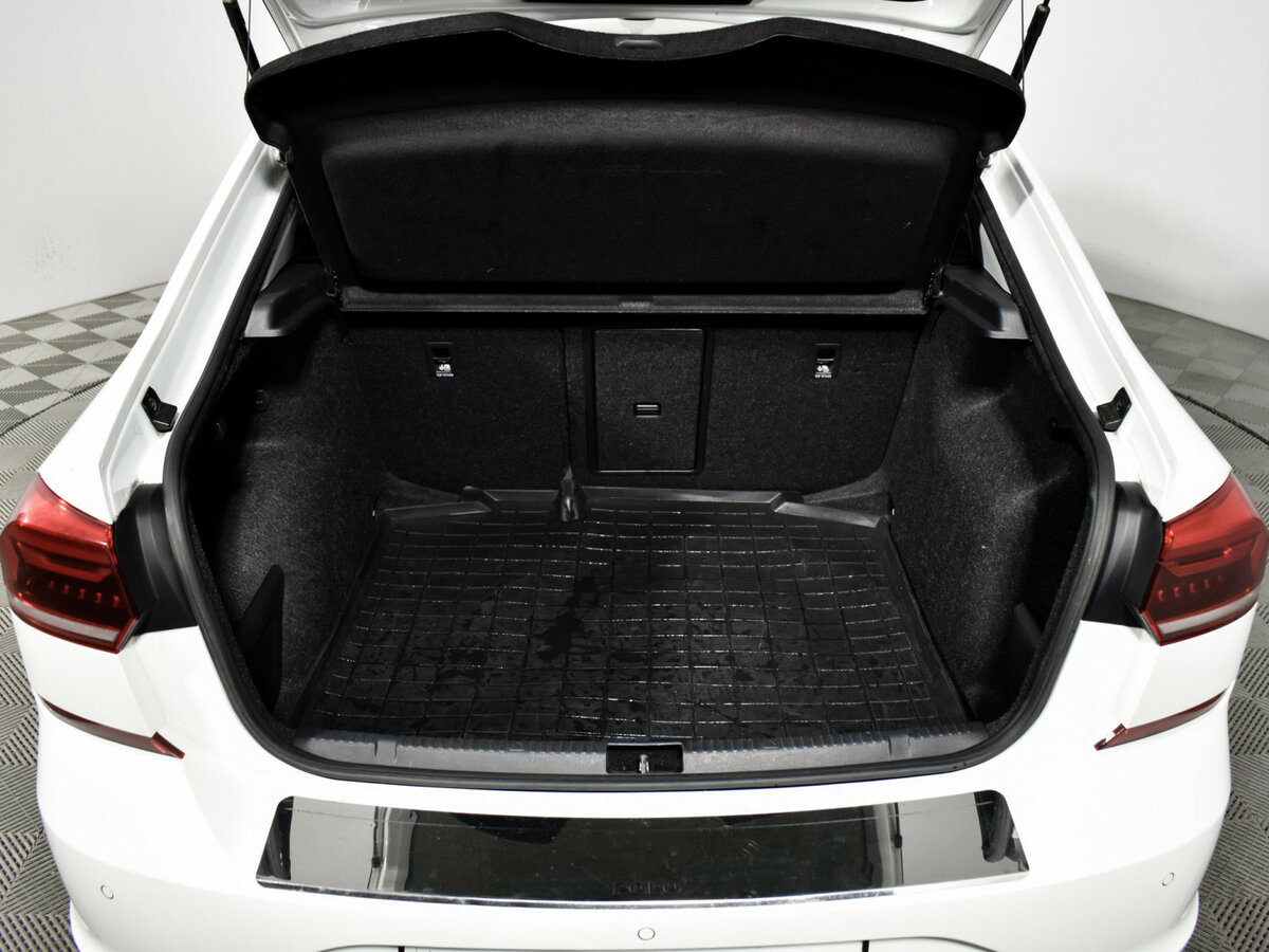 Купить Volkswagen Polo с пробегом. Фото: #17