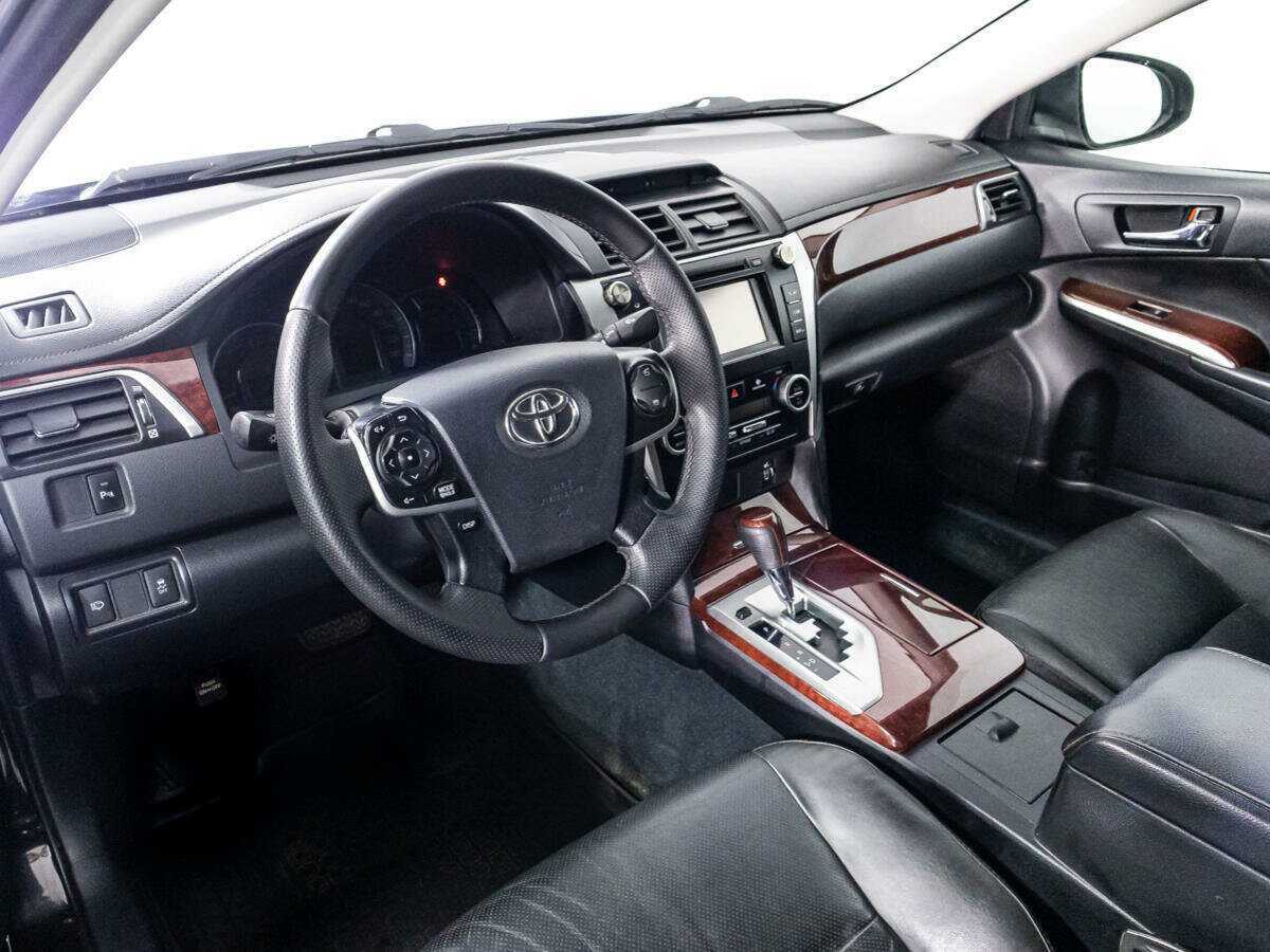 Купить Toyota Camry с пробегом. Фото: #10