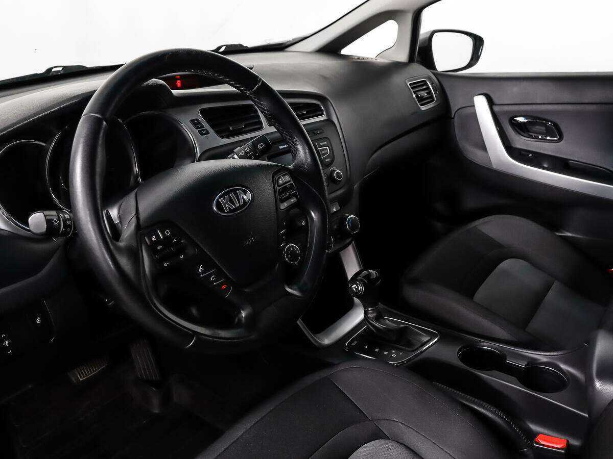 Купить Kia Ceed с пробегом. Фото: #8