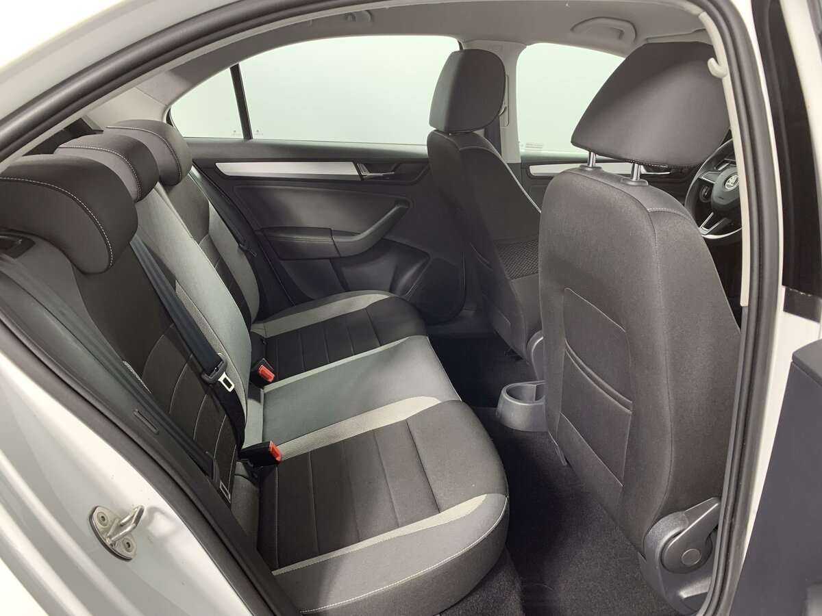 Купить Skoda Rapid с пробегом. Фото: #15