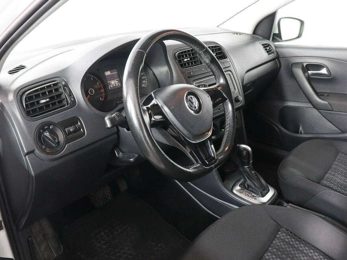 Купить Volkswagen Polo с пробегом. Фото: #8