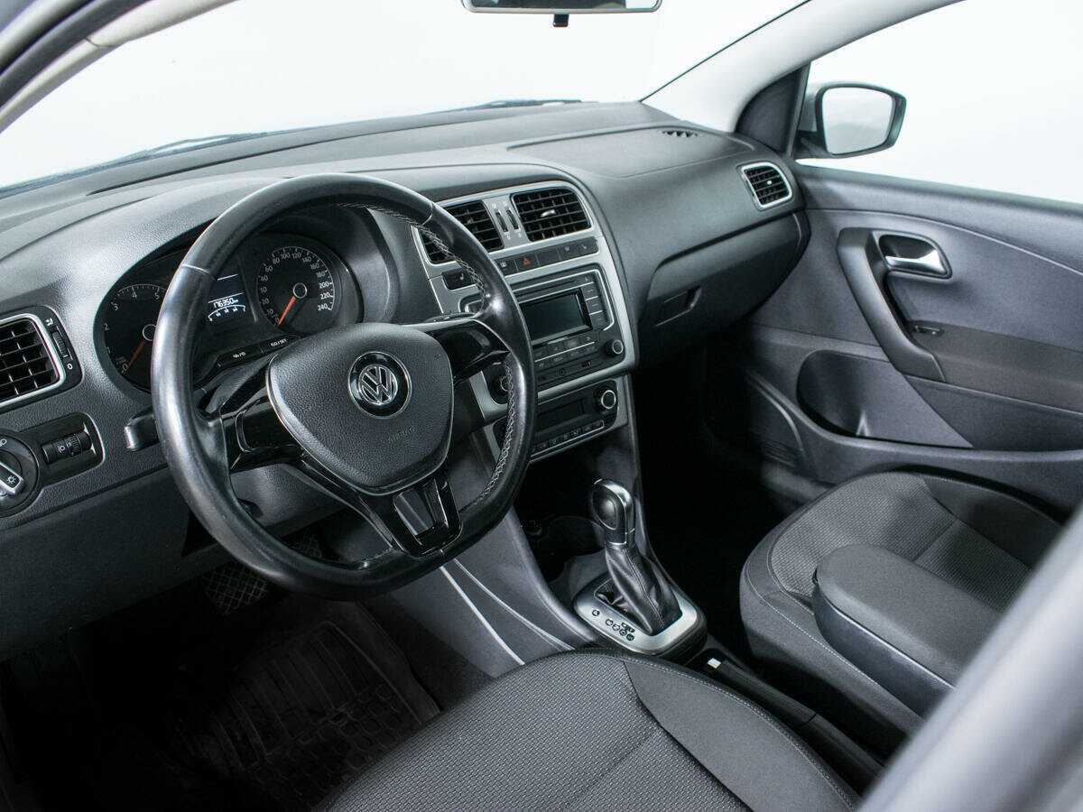 Купить Volkswagen Polo с пробегом. Фото: #12