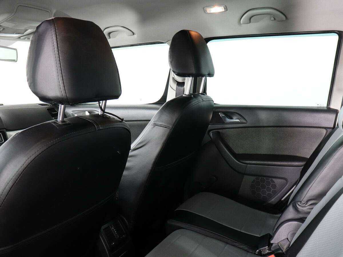 Купить Skoda Yeti с пробегом. Фото: #11